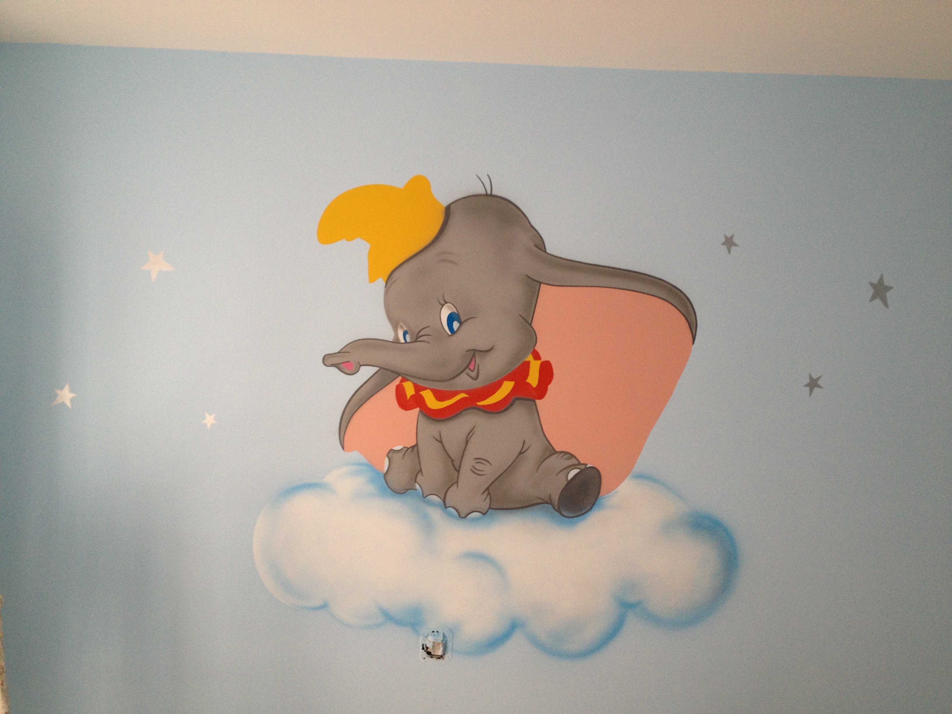 mural decorativo Dumbo Esmeralda Moya 6